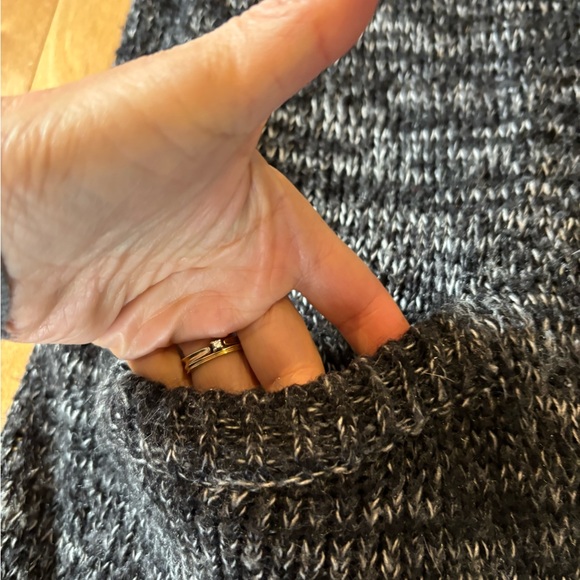 Long open knit sweater.  Xs but can fit like a small - Picture 2 of 5